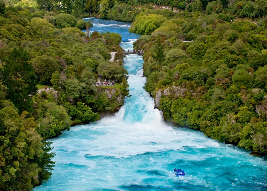 rafting in Tongariro River